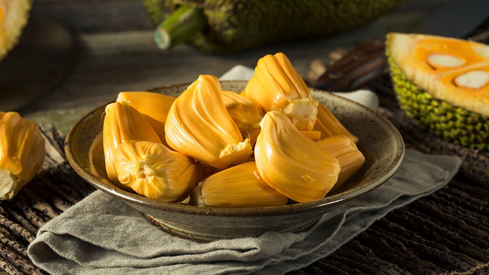 Hàm lượng dinh dưỡng trong mít được nhiều người đánh giá tốt cho sức khỏe con người Hàm lượng dinh dưỡng trong mít được nhiều người đánh giá tốt cho sức khỏe con người